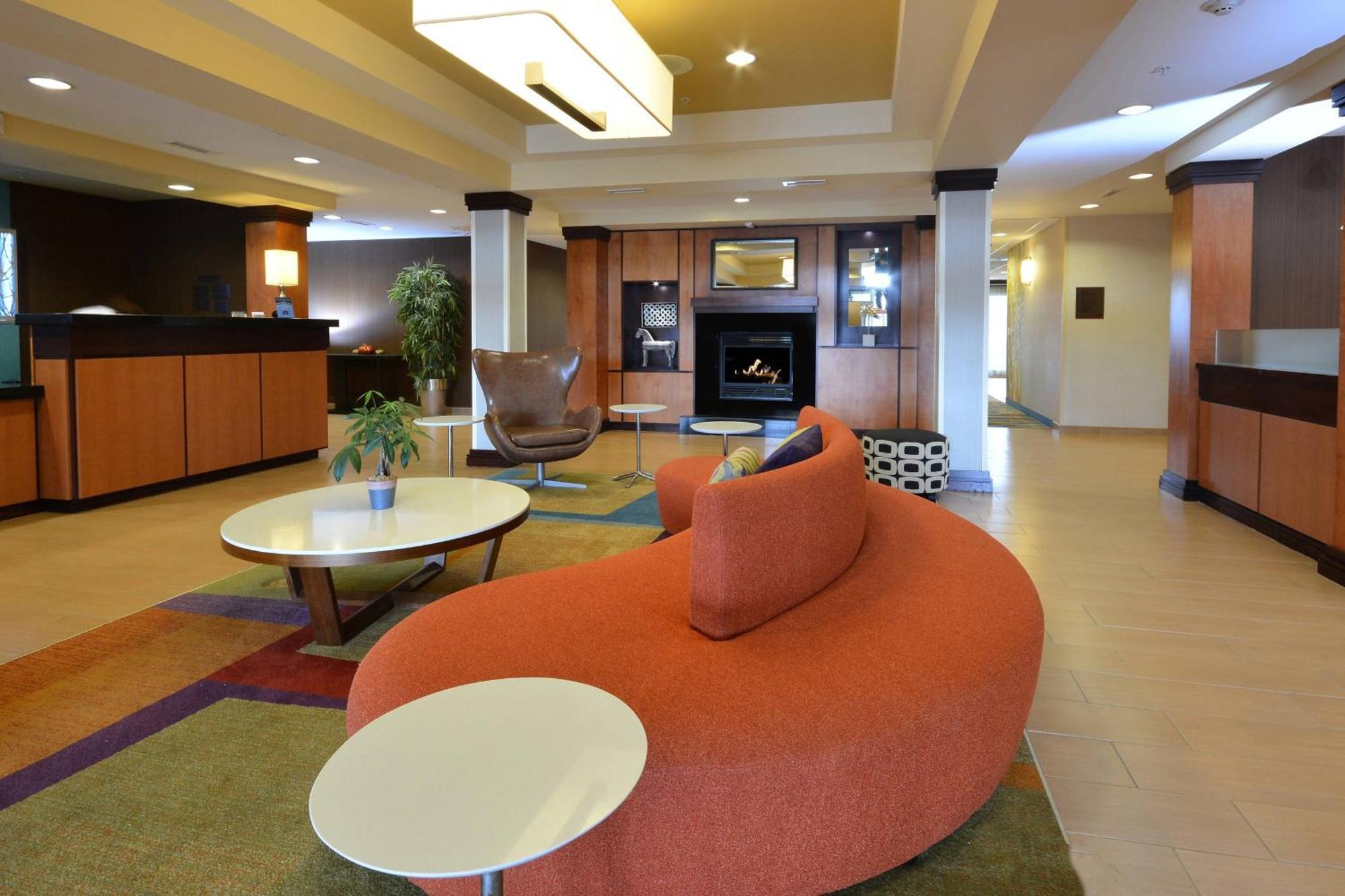 Fairfield Inn & Suites Уайтевилл Экстерьер фото
