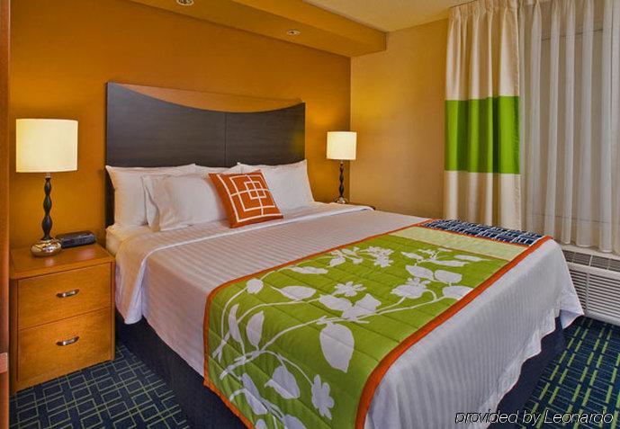 Fairfield Inn & Suites Уайтевилл Экстерьер фото