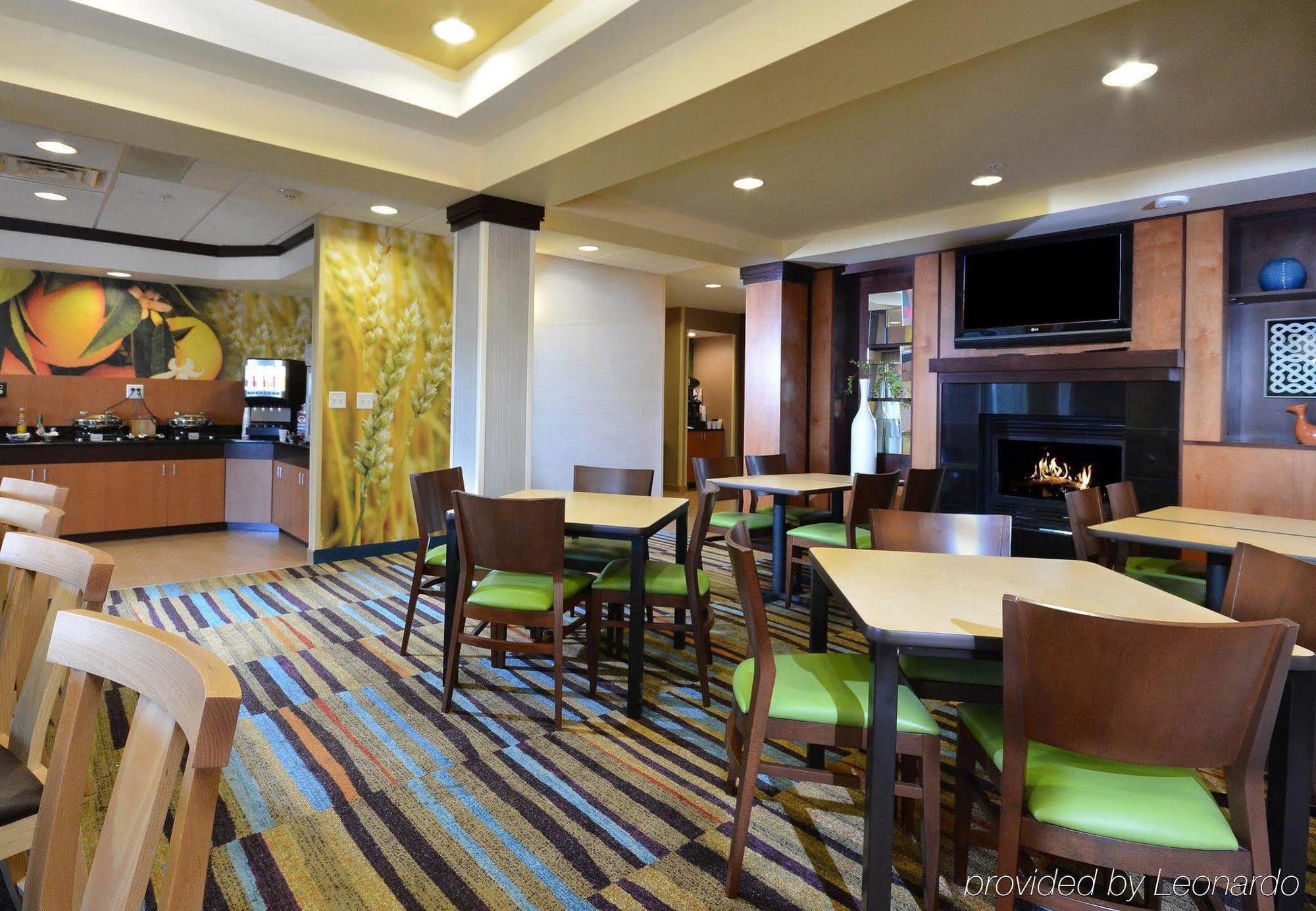 Fairfield Inn & Suites Уайтевилл Экстерьер фото